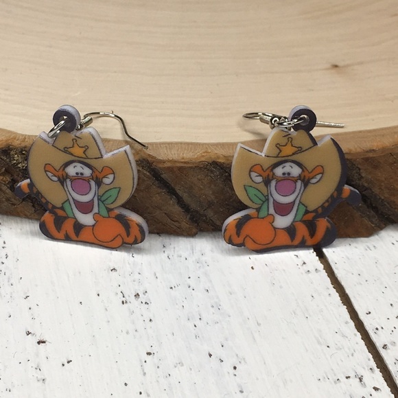 TIGGER Acrylic Earrings - Picture 4 of 7